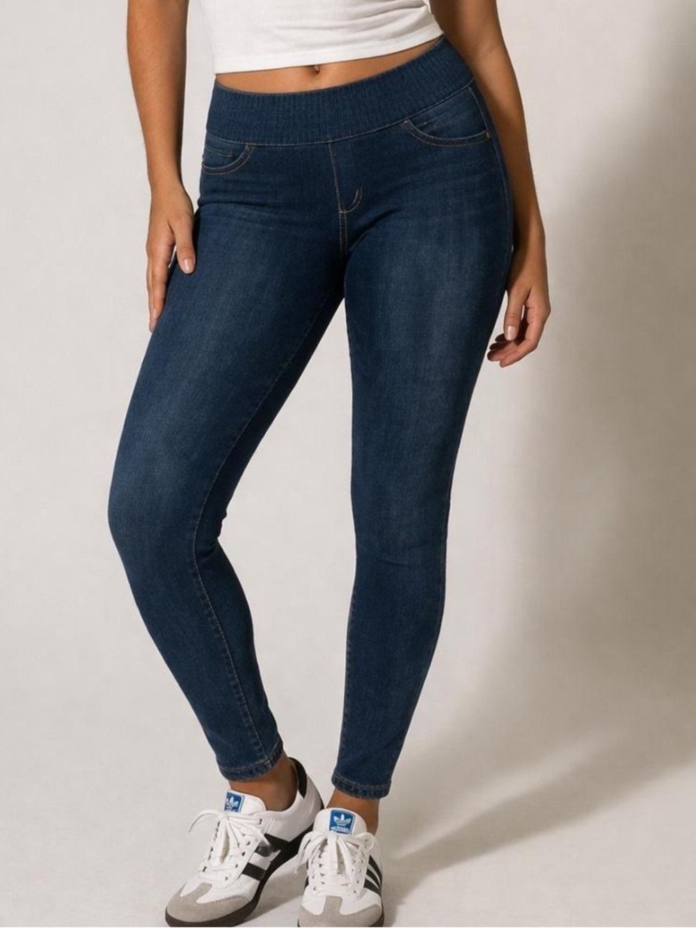 NWT Levi’s body slimming pull on stretch skinny jeans size 4 short dark wash